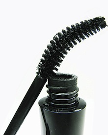 daily-glow-photogallery-mascara-problems-curved-brush